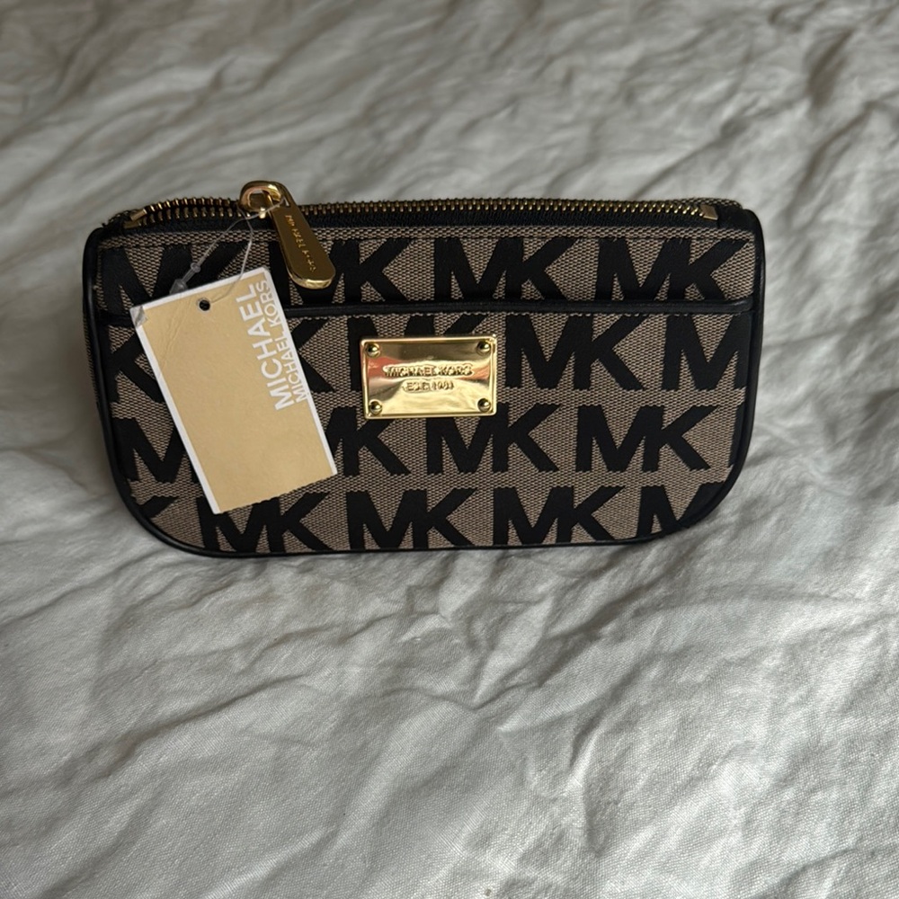 Michael Kors Monogram Wallet